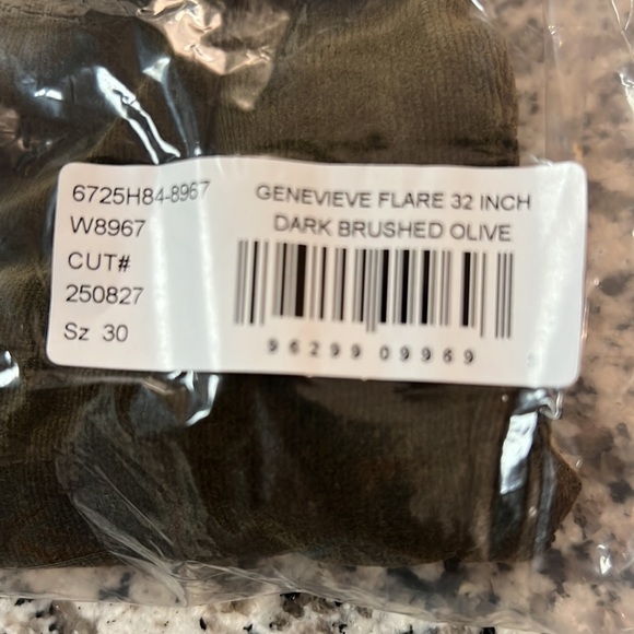 PAIGE - NWT! Genevieve Flare Jeans in Dark Brushed Olive Corduroy - Picture 6 of 9